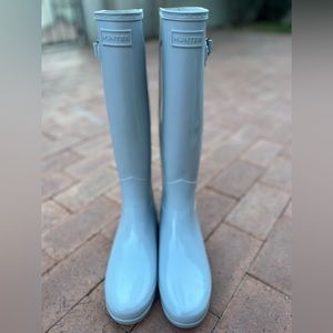 NEW!! Hunter refined tall gloss boots- Light Grey